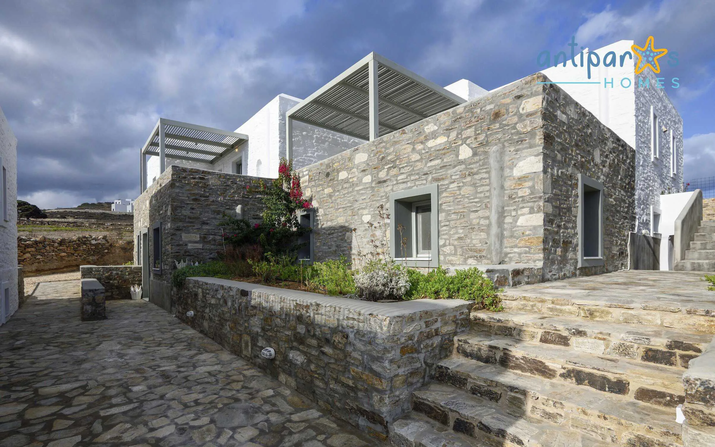 House view - Unit B exterior